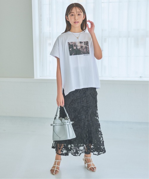 mysty woman（ミスティウーマン）の「セピアフォトプリントTシャツ　135554（Tシャツ/カットソー・レディース・オフホワイト/ブラック/ベージュ・FREE）」の18枚目の写真