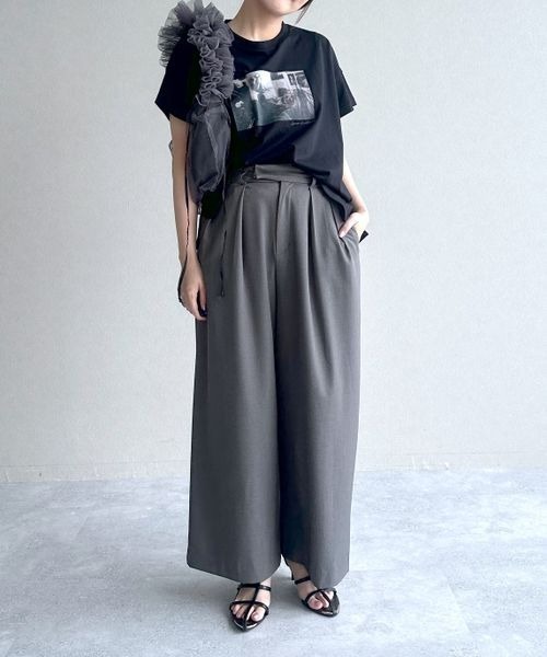 mysty woman（ミスティウーマン）の「セピアフォトプリントTシャツ　135554（Tシャツ/カットソー・レディース・オフホワイト/ブラック/ベージュ・FREE）」の11枚目の写真