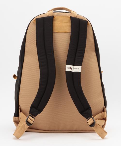 THE NORTH FACE(ザノースフェイス)の「THE NORTH FACE / MINI Berkeley(バックパック/リュック・レディース・ブラック/ワイン・ONE SIZE)」の6枚目の写真