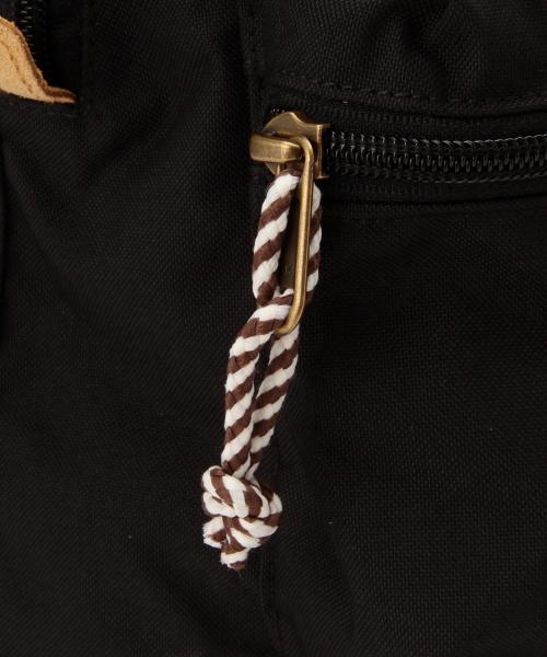THE NORTH FACE(ザノースフェイス)の「THE NORTH FACE / MINI Berkeley(バックパック/リュック・レディース・ブラック/ワイン・ONE SIZE)」の7枚目の写真