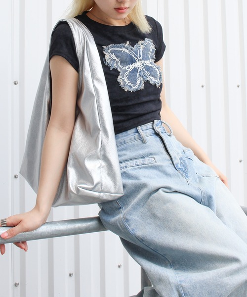 SpRay（スプレイ）の「デニムバタフライＴシャツ（Tシャツ/カットソー・レディース・アイボリー/ブラック/ベージュ/グレー系その他・FREE）」の10枚目の写真