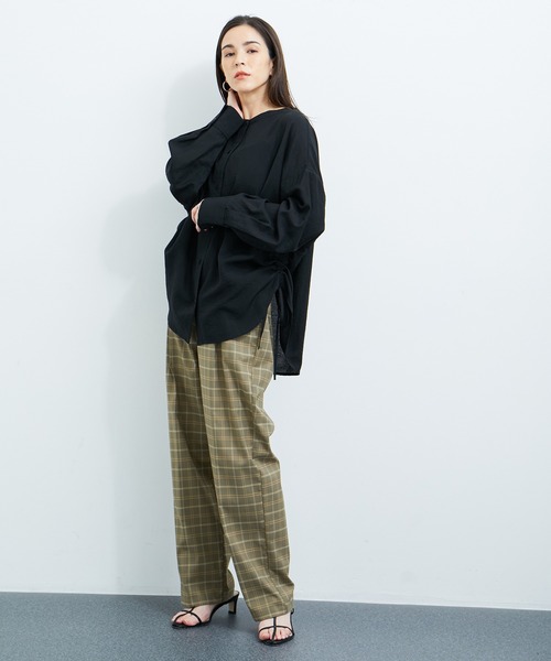 le cercle ADAM ET ROPE'(ルセルクルアダムエロペ)の「【セットアップ対応】麻調シャーリングシャツ(シャツ/ブラウス・レディース・ホワイト/ブラック/ブラウン・FREE)」の4枚目の写真
