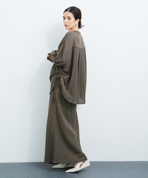 le cercle ADAM ET ROPE'(ルセルクルアダムエロペ)の「【セットアップ対応】麻調シャーリングシャツ(シャツ/ブラウス・レディース・ホワイト/ブラック/ブラウン・FREE)」の9枚目の写真