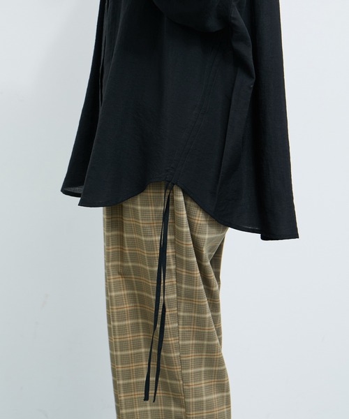 le cercle ADAM ET ROPE'(ルセルクルアダムエロペ)の「【セットアップ対応】麻調シャーリングシャツ(シャツ/ブラウス・レディース・ホワイト/ブラック/ブラウン・FREE)」の22枚目の写真