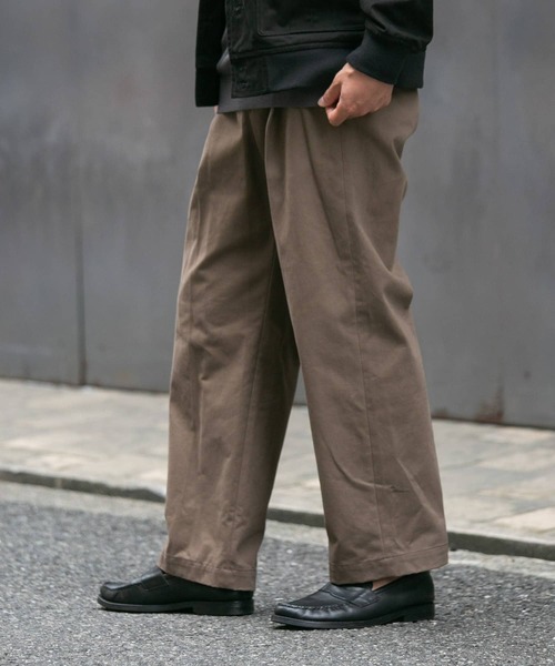 URBAN RESEARCH ROSSO MEN（アーバンリサーチロッソメン）の「『セットアップ対応』『XLサイズあり』モールスキンワイドイージースラックス（その他パンツ・メンズ・ブラック/ダークブラウン/ベージュ・MEDIUM/LARGE/X-LARGE）」の7枚目の写真