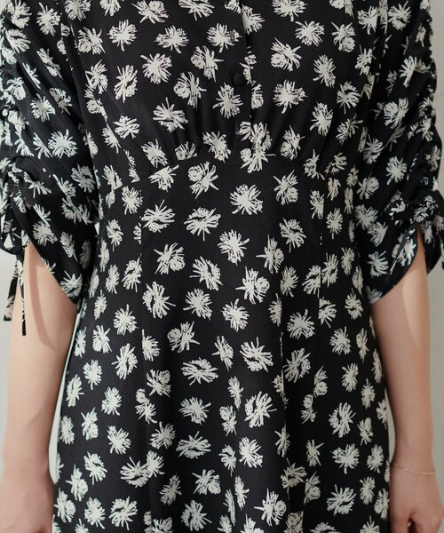 natural couture(ナチュラルクチュール)の「【プチナチュ】袖ドロストVネックワンピース(ワンピース・レディース・モカ/その他1/その他2/ブルー・SMALL/MEDIUM)」の20枚目の写真