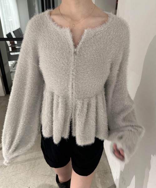 mellowneon（メロウネオン）の「ペプラムジップラメニット（ニット/セーター・レディース・チャコールグレー/ベージュ/ライトグレー・FREE）」の8枚目の写真