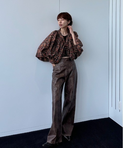 【美品】SYNTHETIC LEATHER COLOR SCHEME PANTS Ameri（アメリ）の「SYNTHETIC LEATHER COLOR SCHEME PANTS