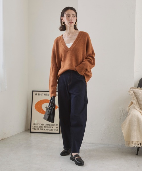 ANGIE（アンジー）の「オーバーサイズ Vネック ニットプルオーバー（ニット/セーター・レディース・アイボリー/ブラック/カーキ/ネイビー/ダークブラウン/レッド/杢グレー/ブルー/オレンジ・FREE）」の14枚目の写真