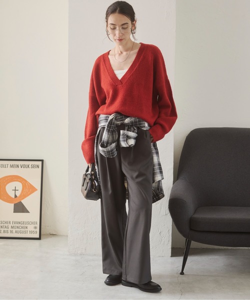 ANGIE（アンジー）の「オーバーサイズ Vネック ニットプルオーバー（ニット/セーター・レディース・アイボリー/ブラック/カーキ/ネイビー/ダークブラウン/レッド/杢グレー/ブルー/オレンジ・FREE）」の13枚目の写真