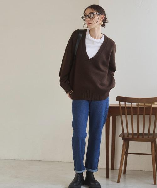 ANGIE（アンジー）の「オーバーサイズ Vネック ニットプルオーバー（ニット/セーター・レディース・アイボリー/ブラック/カーキ/ネイビー/ダークブラウン/レッド/杢グレー/ブルー/オレンジ・FREE）」の11枚目の写真