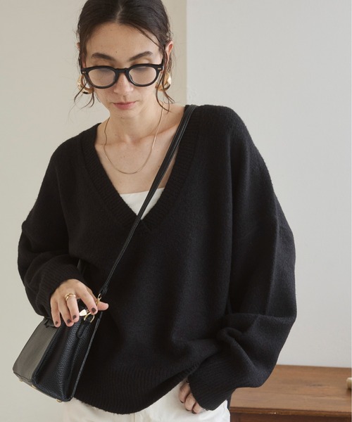 ANGIE（アンジー）の「オーバーサイズ Vネック ニットプル
