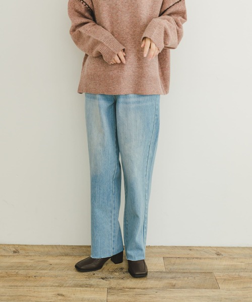 ITEMS URBANRESEARCH（アイテムズ アーバンリサーチ）の「ストレートデニム（デニムパンツ・レディース・ライトブルー/ブラック・SMALL/MEDIUM）」の15枚目の写真