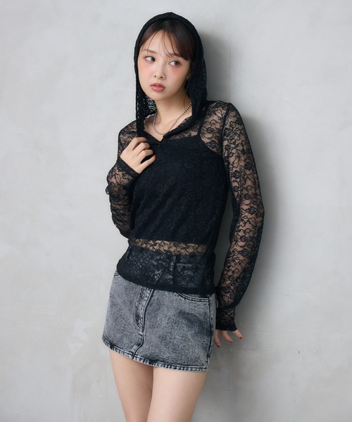 ENVYM（アンビー）の「レースショートフーディトップス（シャツ/ブラウス・レディース・ホワイト/ブラック・FREE）」の4枚目の写真