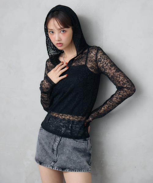 ENVYM（アンビー）の「レースショートフーディトップス（シャツ/ブラウス・レディース・ホワイト/ブラック・FREE）」の5枚目の写真