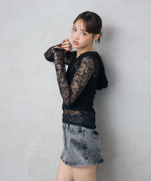 ENVYM（アンビー）の「レースショートフーディトップス（シャツ/ブラウス・レディース・ホワイト/ブラック・FREE）」の6枚目の写真