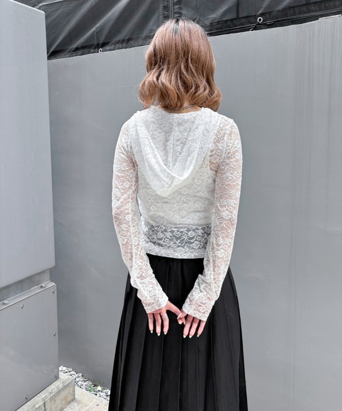 ENVYM（アンビー）の「レースショートフーディトップス（シャツ/ブラウス・レディース・ホワイト/ブラック・FREE）」の12枚目の写真