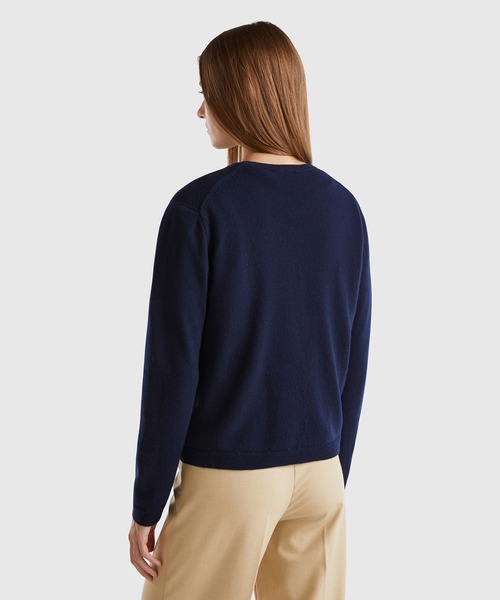 BENETTON (UNITED COLORS OF BENETTON)（ベネトンユナイテッドカラーズオブベネトン）の「ヴァージンウール100％クルーネックカーディガン　レギュラーフィット（カーディガン/ボレロ・レディース・グレー/ブルー/ベージュ・MEDIUM/SMALL）」の11枚目の写真