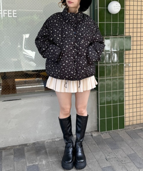 Loueme（ルエム）の「フラワーショートパデットジャケット（ダウン 