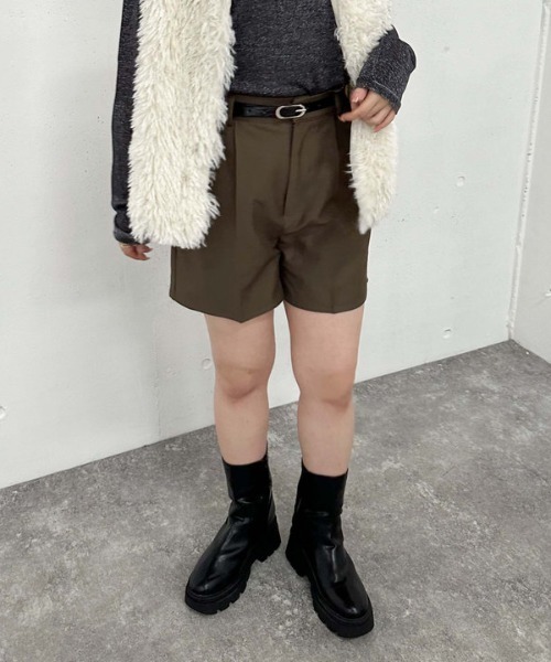 archives（アルシーヴ）の「ベルト付きＴＲショートパンツ（その他パンツ・レディース・アイボリー/ブラック/モカ・MEDIUM）」の20枚目の写真