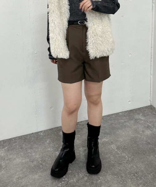 archives（アルシーヴ）の「ベルト付きＴＲショートパンツ（その他パンツ・レディース・アイボリー/ブラック/モカ・MEDIUM）」の22枚目の写真