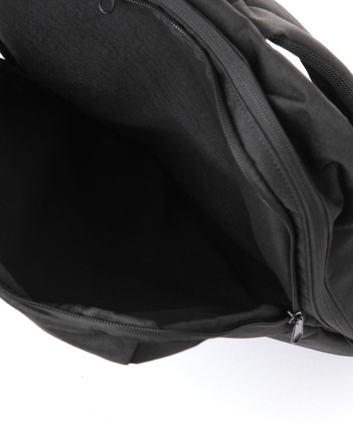 LAKOLE（ラコレ）の「マルチポケットリュック / 151225（バックパック/リュック・メンズ・サンドグレー/ブラック・FREE）」の3枚目の写真