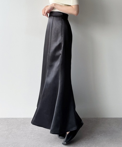mipiarl(ミピアール)の「薄手サテンフレアマーメイドスカート(スカート・レディース・ブラック/アイボリー/ライトグレー・SMALL/MEDIUM/LARGE)」の7枚目の写真