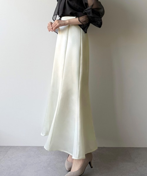 mipiarl(ミピアール)の「薄手サテンフレアマーメイドスカート(スカート・レディース・ブラック/アイボリー/ライトグレー・SMALL/MEDIUM/LARGE)」の10枚目の写真