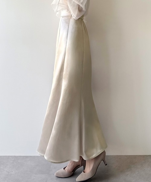 mipiarl(ミピアール)の「薄手サテンフレアマーメイドスカート(スカート・レディース・ブラック/アイボリー/ライトグレー・SMALL/MEDIUM/LARGE)」の13枚目の写真