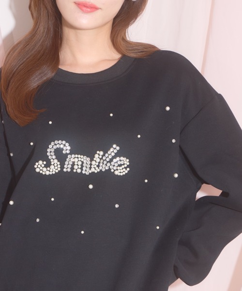 tocco closet(トッコ クローゼット)の「【ZOZO限定】パール×ビジューロゴスウェット(スウェット・レディース・グレー/ブラック・M)」の2枚目の写真