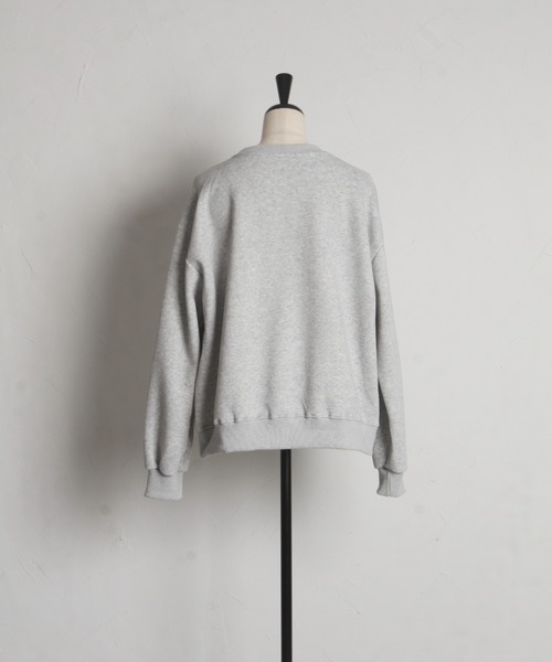 tocco closet(トッコ クローゼット)の「【ZOZO限定】パール×ビジューロゴスウェット(スウェット・レディース・グレー/ブラック・M)」の7枚目の写真
