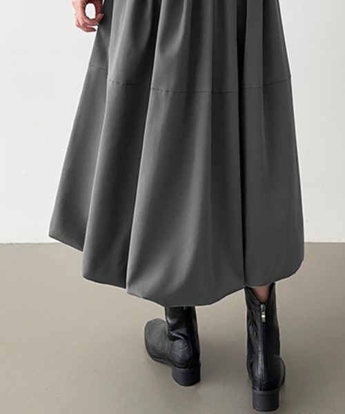 COCOMOMO(ココモモ)の「ふんわり ボリューム バルーンスカート ロング丈(スカート・レディース・グリーン/ダークグレー/ブラック・M/L)」の12枚目の写真