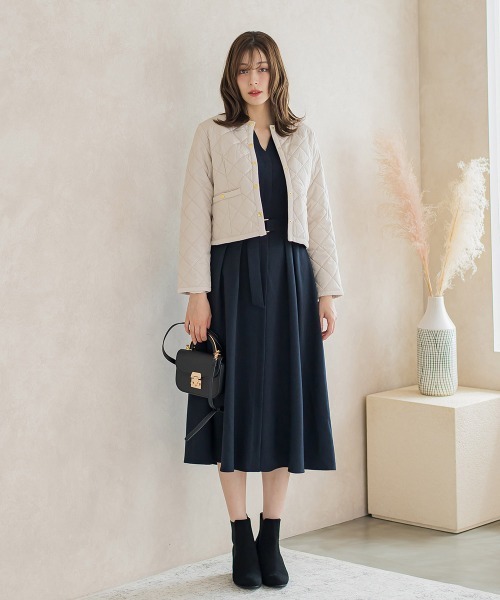 ketty（ケティ）の「ファイングロスキルティングノーカラージャケット（ダウンジャケット/コート・レディース・ブラウン/オフホワイト/チャコールグレー/ブラック・M）」の16枚目の写真