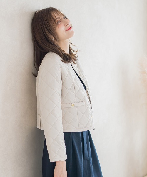 ketty（ケティ）の「ファイングロスキルティングノーカラージャケット（ダウンジャケット/コート・レディース・ブラウン/オフホワイト/チャコールグレー/ブラック・M）」の15枚目の写真