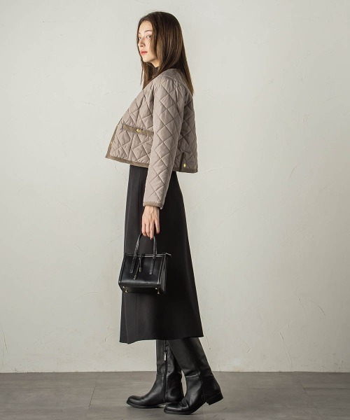 ketty（ケティ）の「ファイングロスキルティングノーカラージャケット（ダウンジャケット/コート・レディース・ブラウン/オフホワイト/チャコールグレー/ブラック・M）」の7枚目の写真