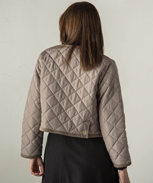 ketty（ケティ）の「ファイングロスキルティングノーカラージャケット（ダウンジャケット/コート・レディース・ブラウン/オフホワイト/チャコールグレー/ブラック・M）」の22枚目の写真