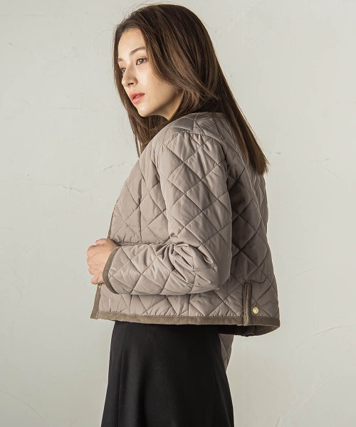 ketty（ケティ）の「ファイングロスキルティングノーカラージャケット（ダウンジャケット/コート・レディース・ブラウン/オフホワイト/チャコールグレー/ブラック・M）」の5枚目の写真