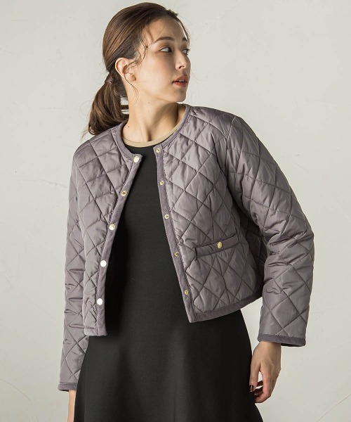 ketty（ケティ）の「ファイングロスキルティングノーカラージャケット（ダウンジャケット/コート・レディース・ブラウン/オフホワイト/チャコールグレー/ブラック・M）」の10枚目の写真