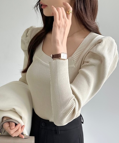 COCOMOMO（ココモモ）の「リブニット スクエアネック パフショルダー ニットトップス（ニット/セーター・レディース・ホワイト/ベージュ/ブラック/ワイン/パープル・FREE）」の4枚目の写真