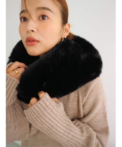 TRUNC（トランクエイティーエイト）の「Recycled Fur Snood（ネックウォーマー/スヌード・レディース・アイボリー/ブラック/グレイッシュベージュ・FREE）」の2枚目の写真
