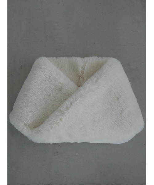 TRUNC（トランクエイティーエイト）の「Recycled Fur Snood（ネックウォーマー/スヌード・レディース・アイボリー/ブラック/グレイッシュベージュ・FREE）」の5枚目の写真