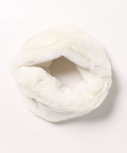 TRUNC（トランクエイティーエイト）の「Recycled Fur Snood（ネックウォーマー/スヌード・レディース・アイボリー/ブラック/グレイッシュベージュ・FREE）」の15枚目の写真