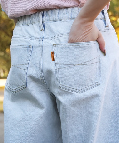 KRIFF MAYER Lady's Collection（クリフメイヤーレディースコレクション）の「グラデーション バレルレッグ カーブパンツ（デニムパンツ・レディース・ライトブルー/ブラック/ダークブルー・LARGE/MEDIUM）」の21枚目の写真