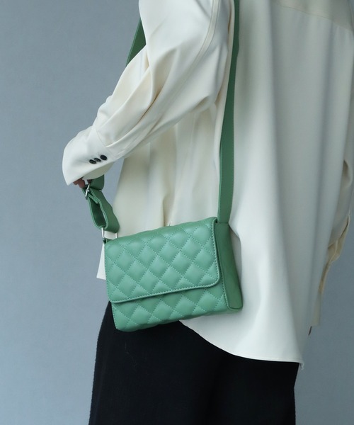 welise(ウェライズ)の「【welise/ウェライズ】アーティフィシャルスキン オールキルティング ショルダーバッグ/合成皮革(ショルダーバッグ・メンズ・ブラック/ホワイト/ライトグリーン・FREE)」の5枚目の写真
