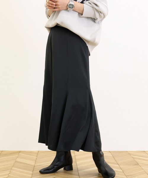 Aletta vita（アレッタビータ）の「ビンテージサテン裾切替フレアスカート（スカート・レディース・ブラック/ベージュ・MEDIUM/LONG）」の22枚目の写真