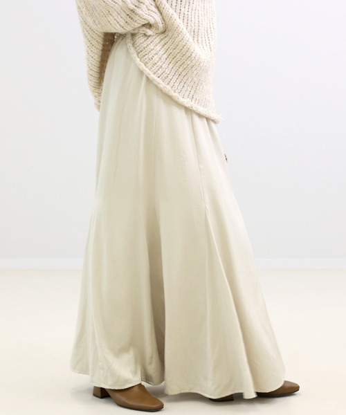 Aletta vita（アレッタビータ）の「ビンテージサテン裾切替フレアスカート（スカート・レディース・ブラック/ベージュ・MEDIUM/LONG）」の16枚目の写真