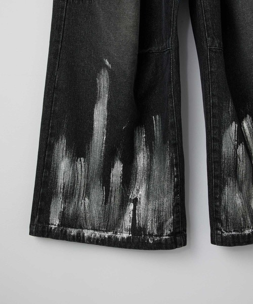 ILLMAZE（イルメイズ）の「【ILLMAZE】Low-rise silver foil wide denim / ローライズ 箔コーティング ワイドデニムパンツ（デニムパンツ・メンズ・ブラック・L/M/S）」の16枚目の写真