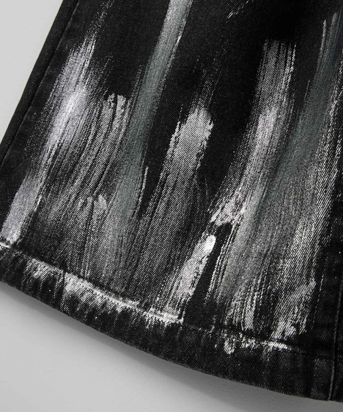 ILLMAZE（イルメイズ）の「【ILLMAZE】Low-rise silver foil wide denim / ローライズ 箔コーティング ワイドデニムパンツ（デニムパンツ・メンズ・ブラック・L/M/S）」の17枚目の写真