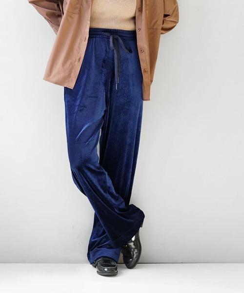 e-zakkamania stores(イーザッカマニアストアーズ)の「ストレートシルエット ベロアパンツ(その他パンツ・レディース・ブラック/ネイビー/グリーン・M)」の3枚目の写真