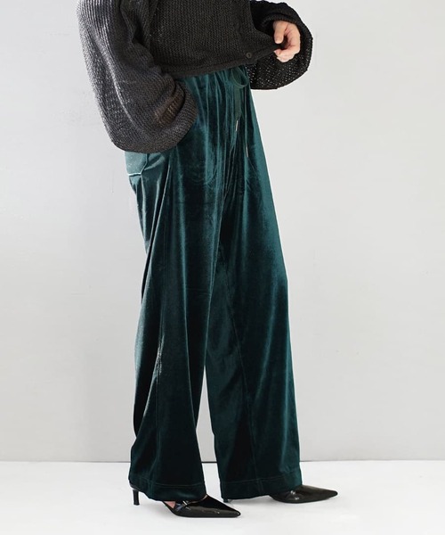 e-zakkamania stores(イーザッカマニアストアーズ)の「ストレートシルエット ベロアパンツ(その他パンツ・レディース・ブラック/ネイビー/グリーン・M)」の2枚目の写真